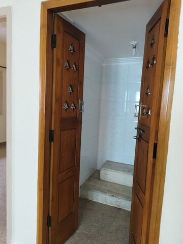 Furnished Amenities in 2 BHK Builder Floor at Indiranagar – for Rent