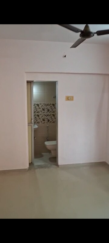 Master Bedroom in 2 BHK Apartment at New Parijat Apartment, Andheri West – for Rent