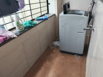 Balcony in 2 BHK Apartment at Alkapuri – for Rent