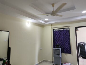 Living Room in 2 BHK Apartment at Alkapuri – for Rent