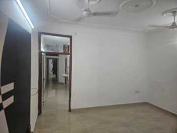 Room in 2.5 BHK Builder Floor at Tilak Nagar – for Rent