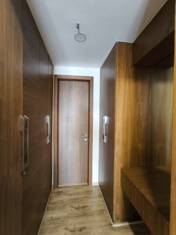 Room in 4 BHK Apartment at Jayabheri The Peaks, Narsingi – for Rent