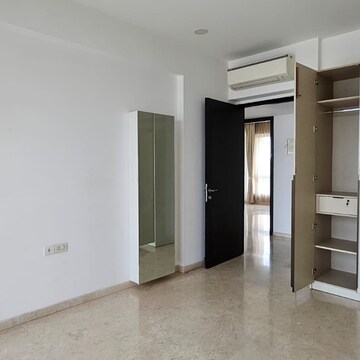 Bedroom in 4 BHK Apartment at Powai – for Rent