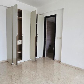 Bedroom in 4 BHK Apartment at Powai – for Rent