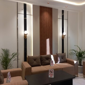 Living Room in 6 BHK Builder Floor at Sector 49 – for Rent
