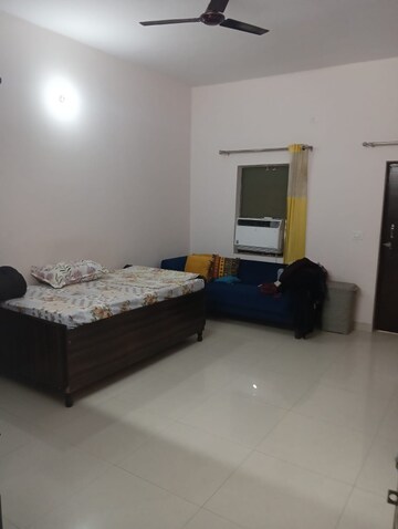Room in 2 BHK Builder Floor at Sector 49 – for Rent
