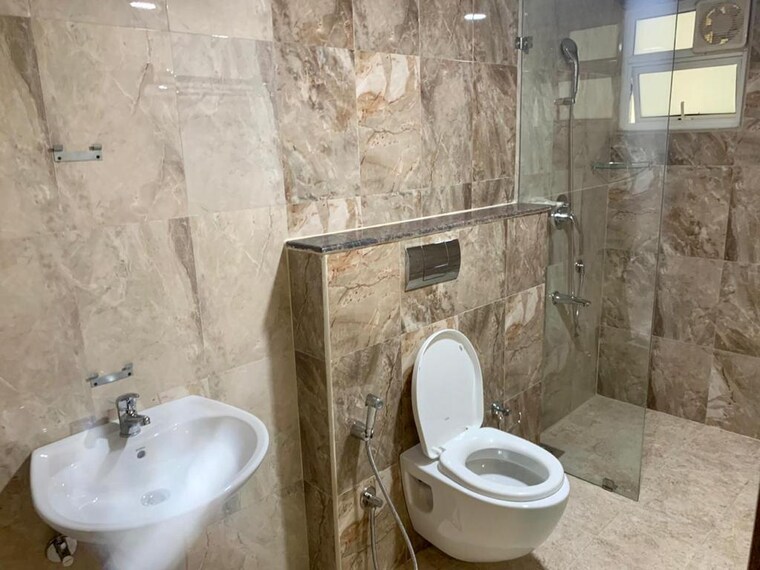 Bathroom, phoenix-golf-edge 4 Bedroom 3625 Sq.Ft. Apartment In Gachibowli Hyderabad 8747604