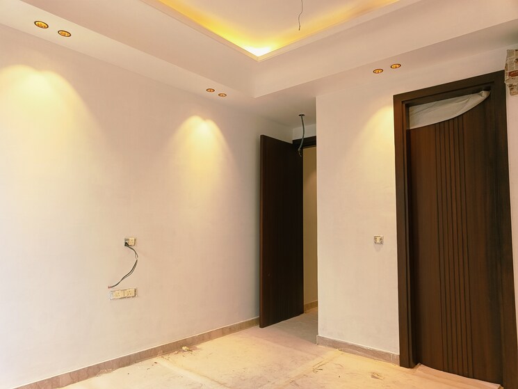 Room, shivalik colony 3 Bedroom 1800 Sq.Ft. Builder Floor In Shivalik Colony Delhi 8747610