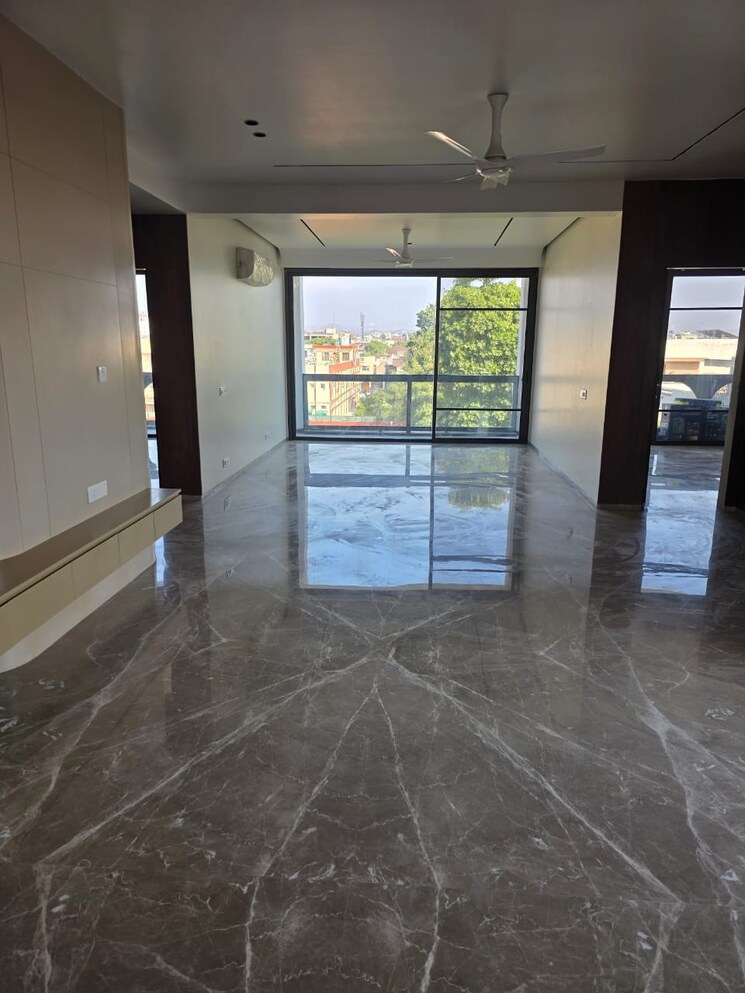 Room, sector 9 panchkula 3 Bedroom 2400 Sq.Ft. Independent House In Sector 9 Panchkula Panchkula 8747607