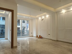 Building Lobby in 3 BHK Builder Floor at Malviya Nagar – for Sale
