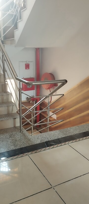 Staircase in 3 BHK Apartment at Kolkatta Gpo – for Sale