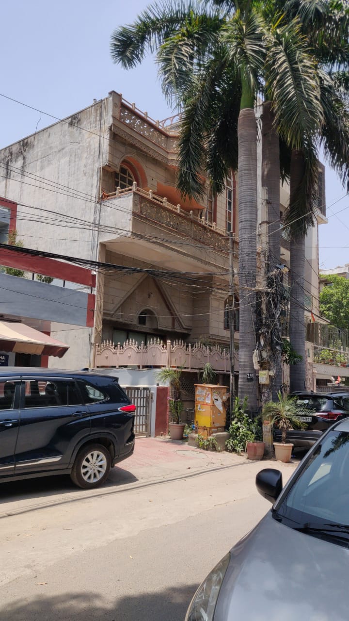 5 BHK + Servant Room Independent House For Rent in Greater Kailash II