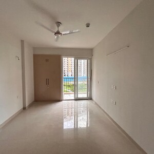 Room in 2 BHK Apartment at Tata Eureka Park, Sector 150 – for Rent