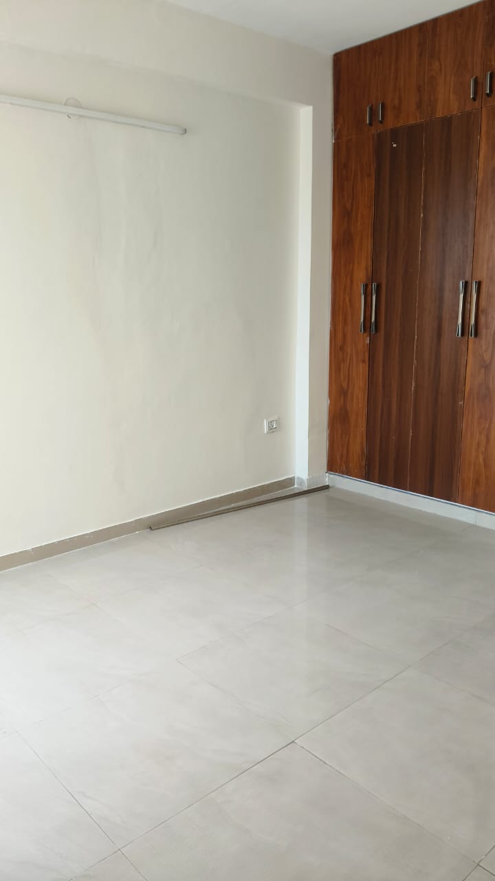 2 BHK Apartment For Rent in ROF Aalayas