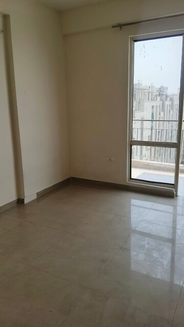 Room in 2 BHK Apartment at ROF Aalayas, Sector 102 – for Rent