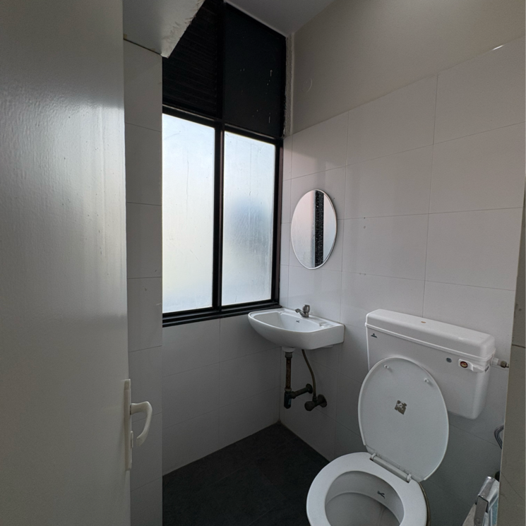 Bathroom, kamla-trade-world Commercial Office Space 1570 Sq.Ft. In Lower Parel Mumbai 8747677