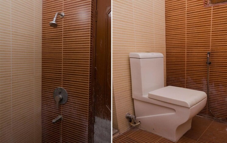 Bathroom, sector 50 2 Bedroom 112 Sq.Yd. Builder Floor In Sector 50 Noida 8747682