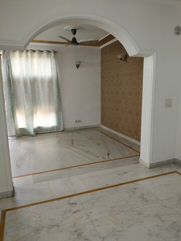Living Room in 1 BHK Independent House at Sector 27 – for Rent