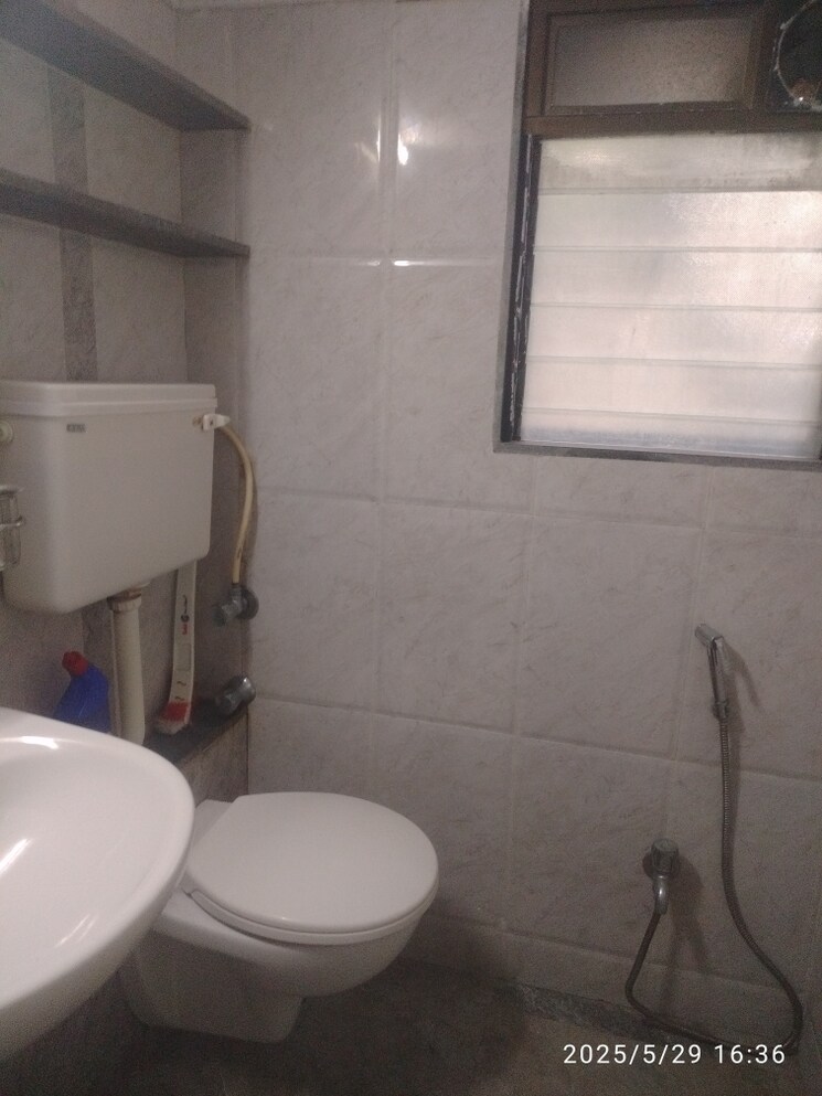 Bathroom, prathamesh-apartment-prabhadevi 2 Bedroom 700 Sq.Ft. Apartment In Prabhadevi Mumbai 8747710
