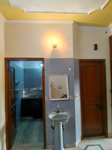  1 BHK Independent House at Sector 27 – for Rent