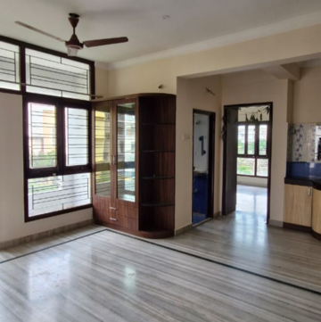 Room in 3 BHK Builder Floor at Kondapur – for Rent