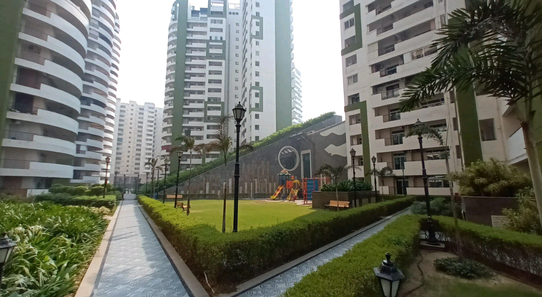 4 BHK + Servant Room 4545 Sq.Ft. Apartment in Parx Laureate