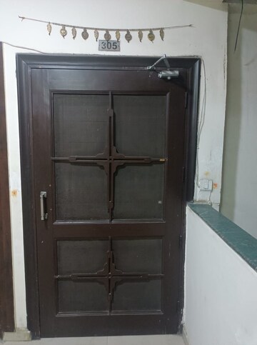 Furnished Amenities in 2 BHK Apartment at Omaxe Heights, Sector 86 – for Rent
