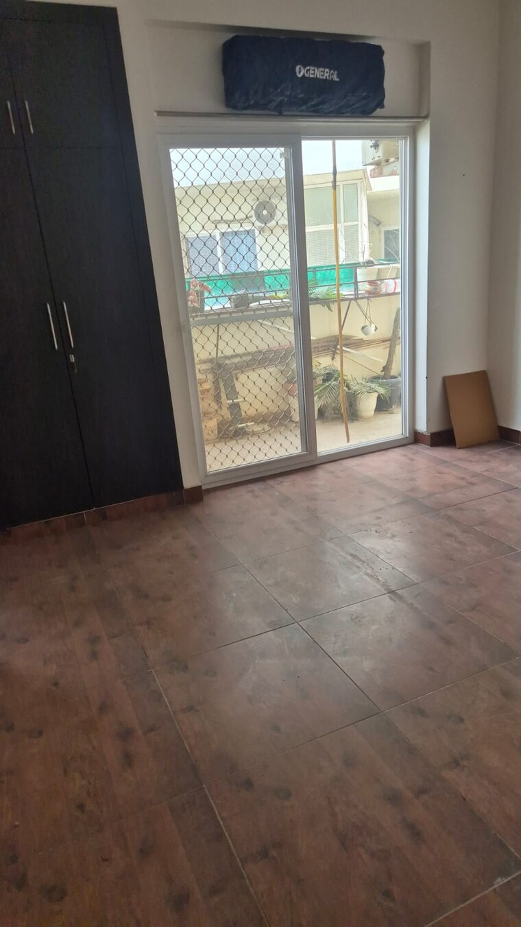 Room, parsvnath-green-ville 3 Bedroom 1855 Sq.Ft. Apartment In Sector 48 Gurgaon 8747758