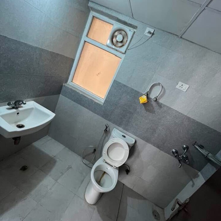 Bathroom, skytech-matrott 3 Bedroom 1455 Sq.Ft. Apartment In Sector 76 Noida 8747759