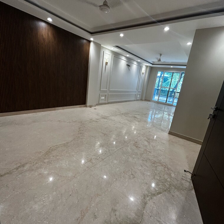 Room, south extension i 3 Bedroom 1800 Sq.Ft. Builder Floor In South Extension I Delhi 8747775