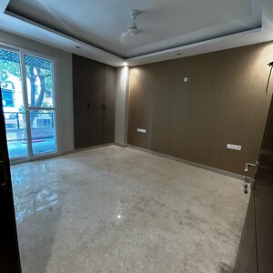 Room in 3 BHK Builder Floor at South Extension I – for Sale