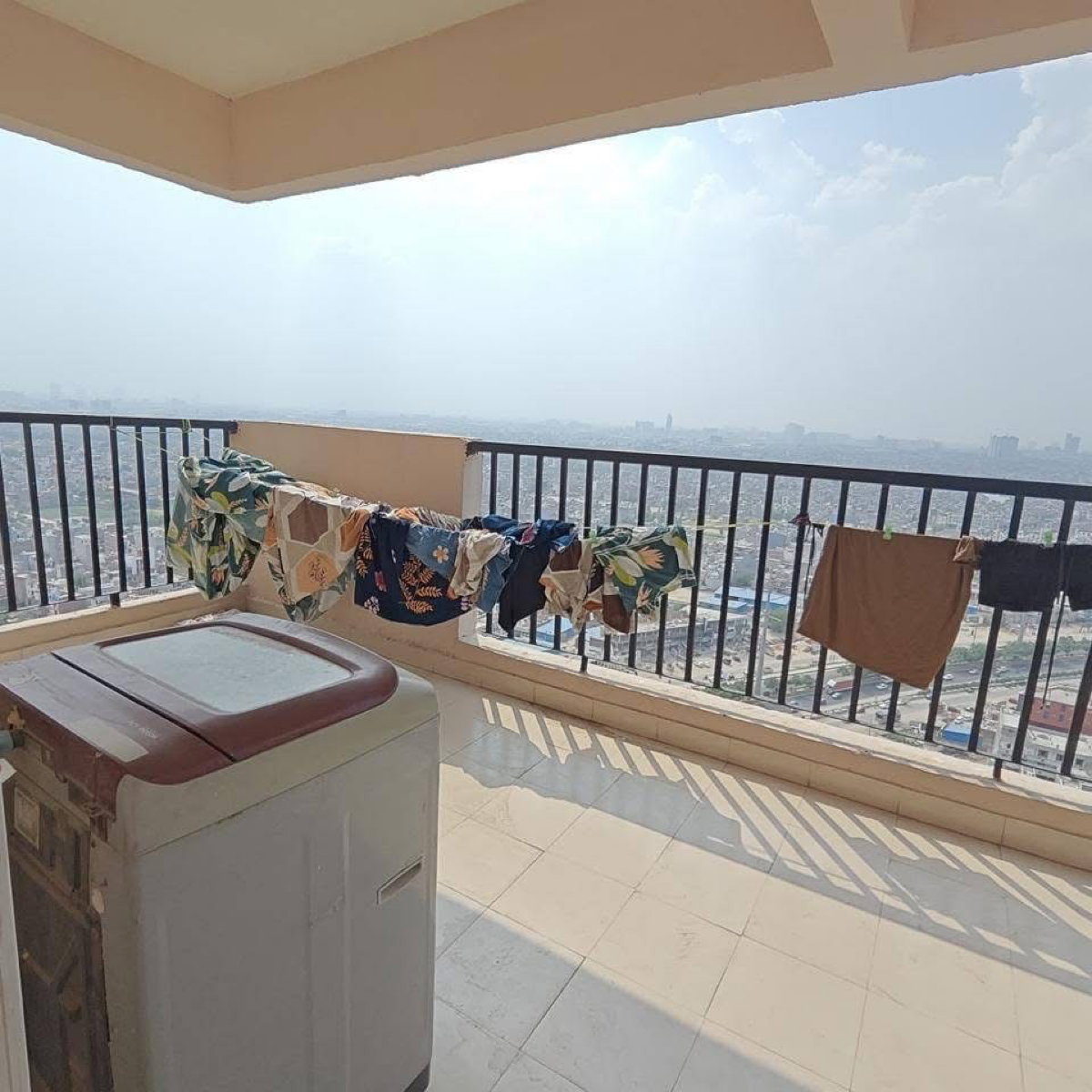 2 BHK + Pooja Room Apartment For Rent in Supertech Crown Town