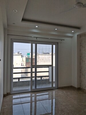 Room in 3 BHK Apartment at Parsvnath Green Ville, Sector 48 – for Sale