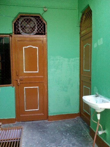 Furnished Amenities in 1 RK Apartment at Dwarka Mor – for Rent