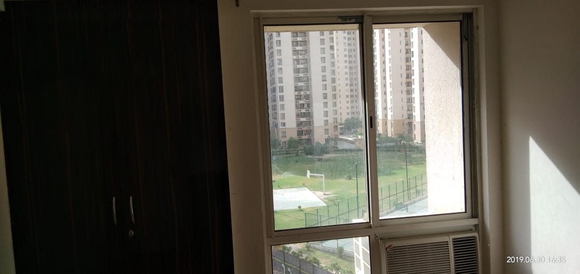 2 BHK + Pooja Room Apartment For Rent in Jaypee Klassic Arcade