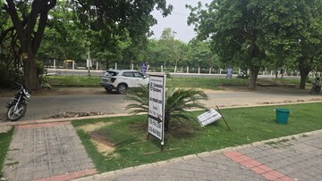 Parking in 4 BHK Apartment at Godrej Golf Link Villas, Sector 27 Yamuna Expressway – for Sale