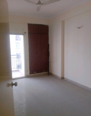 Room in 2 BHK Apartment at Antriksh Golf View, Sector 78 – for Sale
