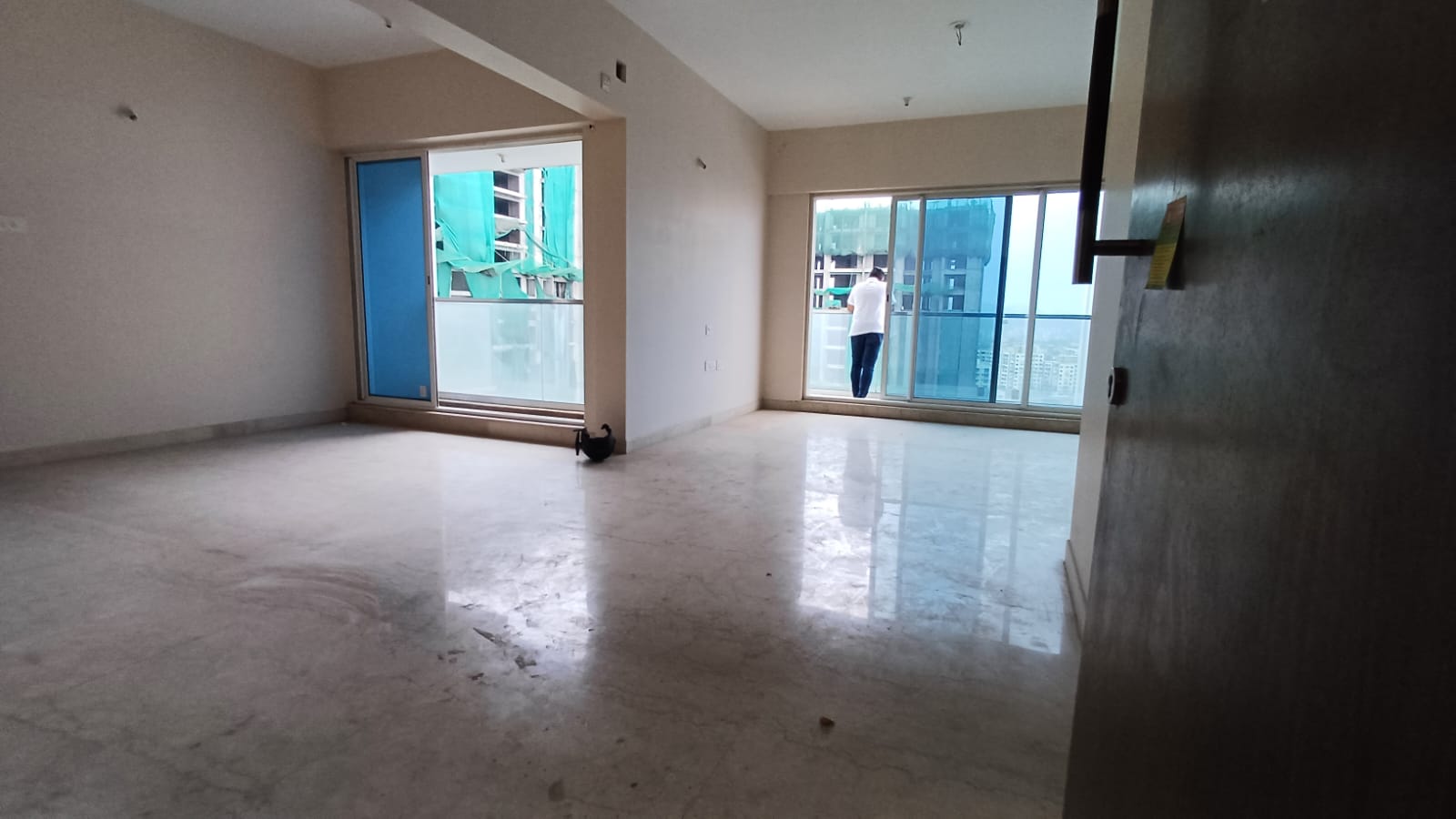 2 BHK + Extra Room Apartment For Rent in Sheth Avalon Phase 2