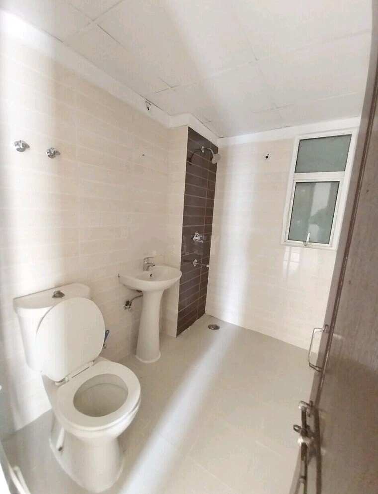 Bathroom, amrapali-zodiac 3 Bedroom 1325 Sq.Ft. Apartment In Sector 120 Noida 8747887
