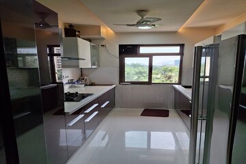 Team Area in 2.5 BHK Apartment at Kalpataru Aura, Ghatkopar West – for Sale