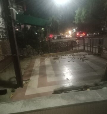 Parking in 2 BHK Villa at Aliganj – for Rent