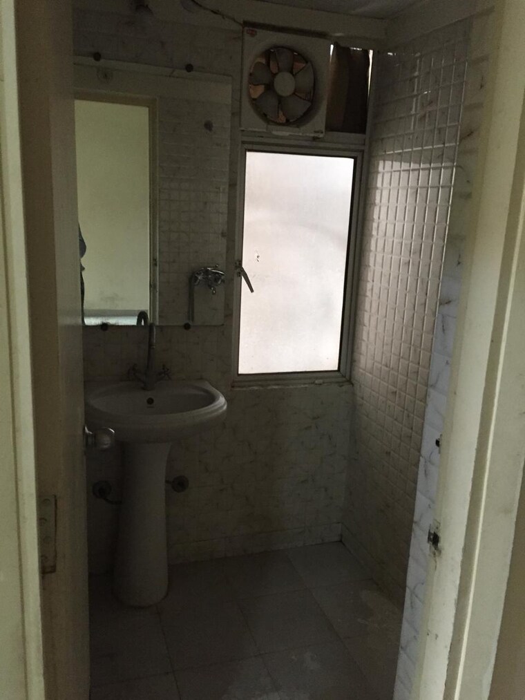 Bathroom, gaur-city-2-12th-avenue 2 Bedroom 635 Sq.Ft. Apartment In Sector 16c Greater Noida Greater Noida 8747960