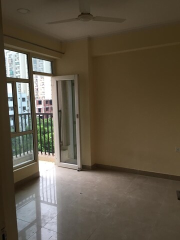 Room in 2 BHK Apartment at Gaur City 2 - 12th Avenue, Sector 16c Greater Noida – for Sale
