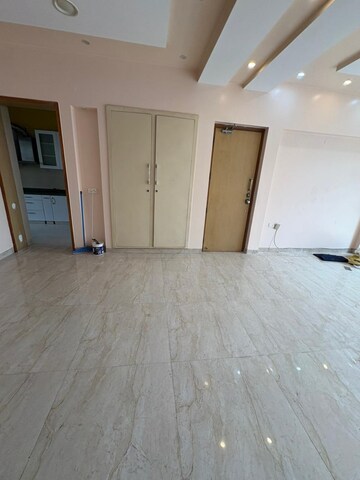 Room in 3 BHK Builder Floor at Sector 38 – for Rent