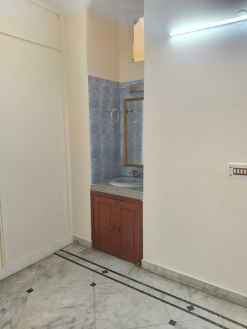 Living Room in 1.5 BHK Independent House at Sector 30 – for Rent