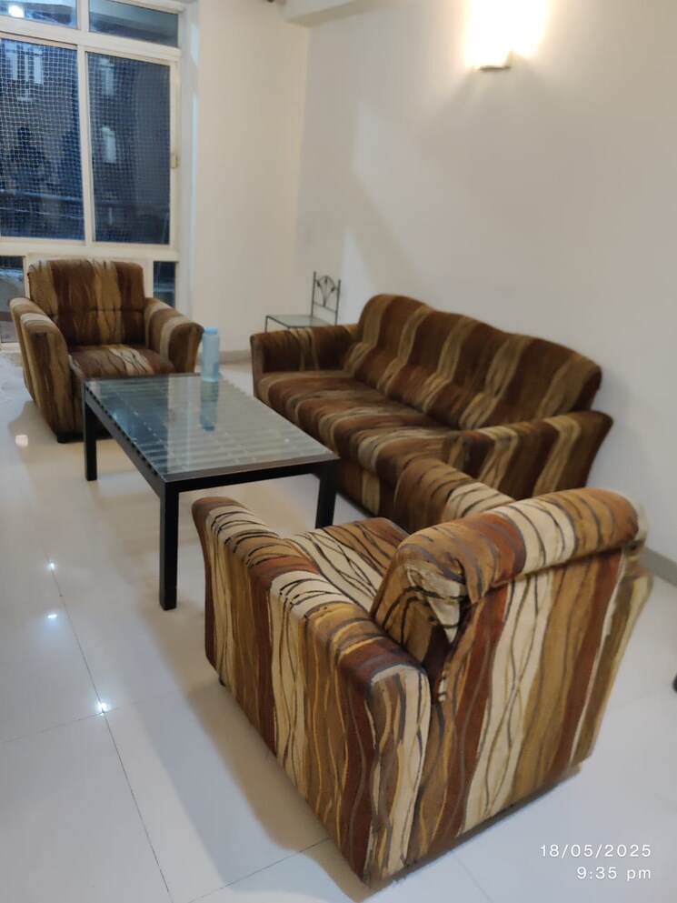 Living Room, eldeco-green-meadows 3 Bedroom 1660 Sq.Ft. Apartment In Pi Greater Noida Greater Noida 8747989