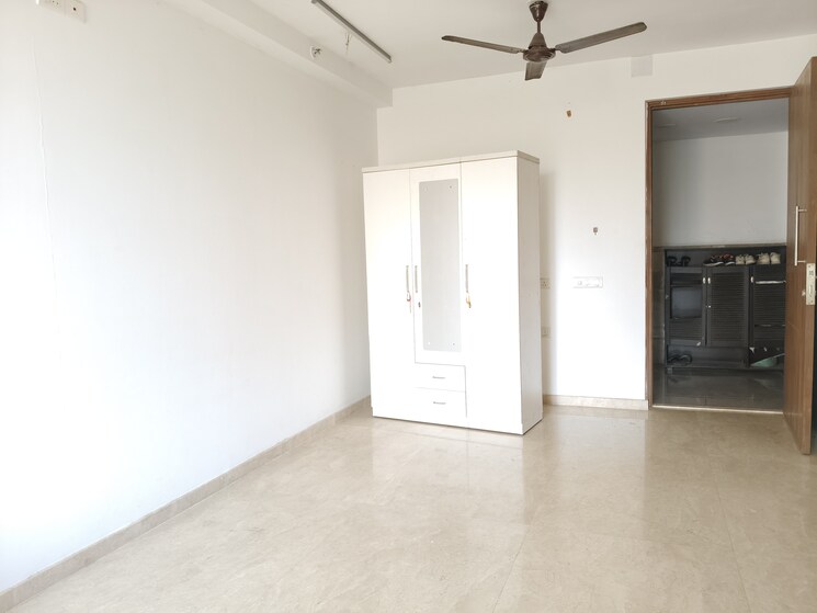 Room, hiranandani-estate-solitaire-c 1 RK 300 Sq.Ft. Apartment In Ghodbunder Road Thane 8748018