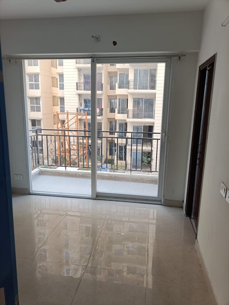 Balcony, signature-global-proxima 2 Bedroom 685 Sq.Ft. Apartment In Sector 89 Gurgaon 8748034