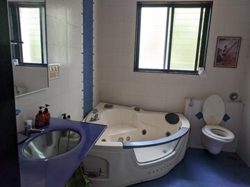 Bathroom in 6+ BHK Villa at Magarpatta City Mulberry Gardens, Hadapsar – for Sale