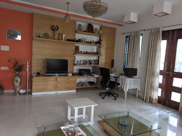 Team Area in 6+ BHK Villa at Magarpatta City Mulberry Gardens, Hadapsar – for Sale